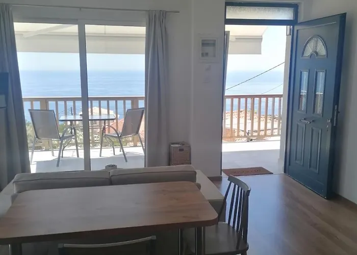 Sun Meets Sea Athánion